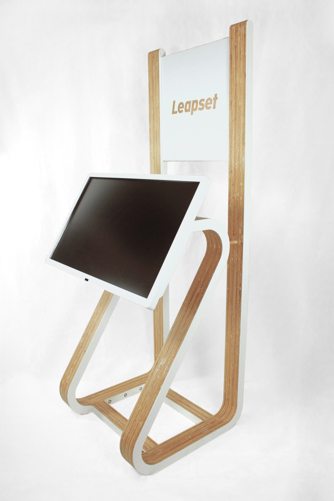 Touchscreen Stand 01